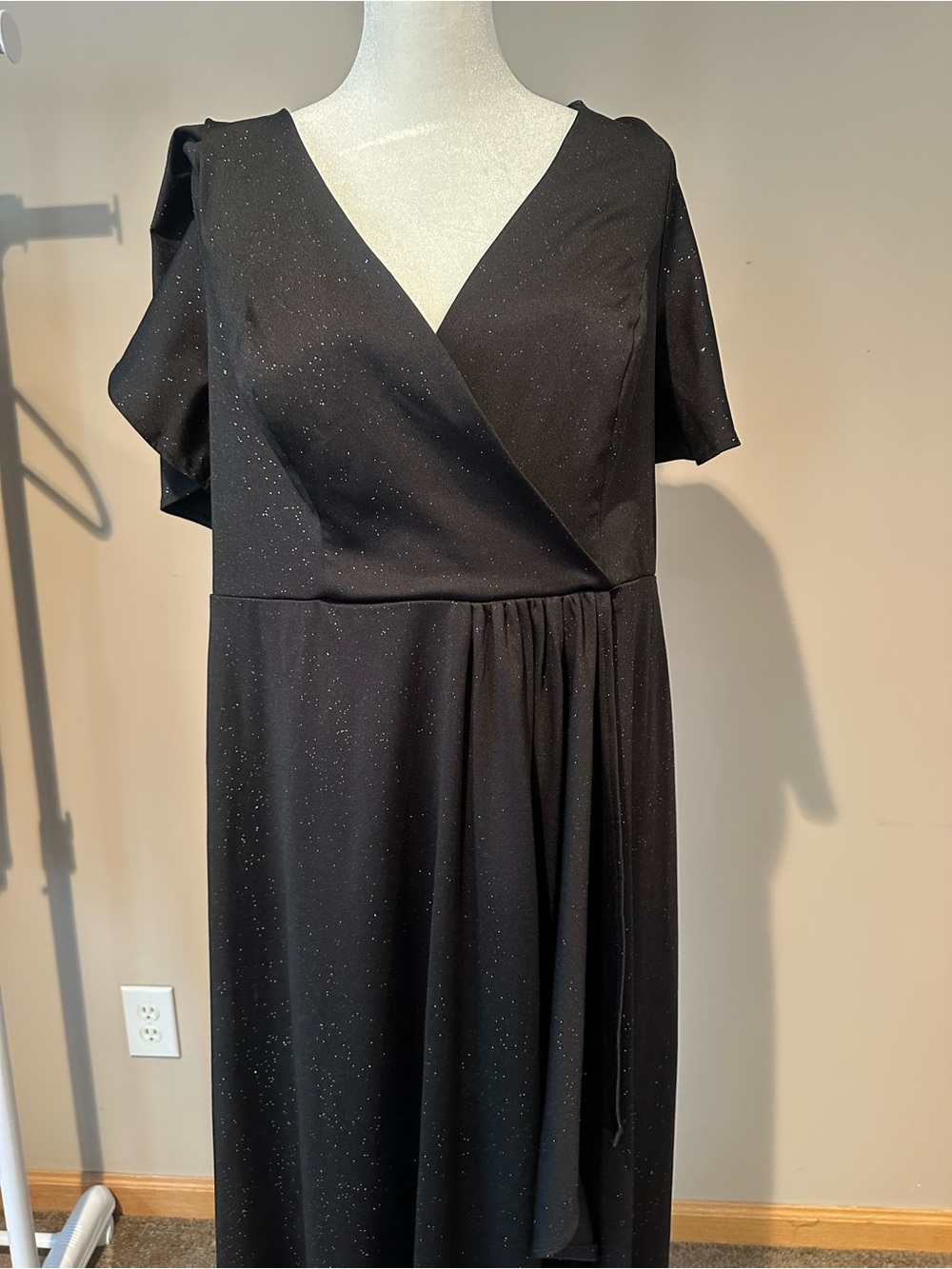 Ever Pretty Black Sparkle V-Neck Maxi Dress